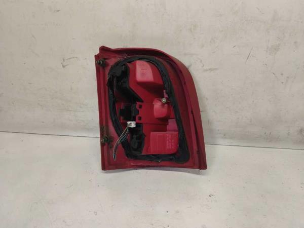 FEU ARRIERE DROIT NISSAN - Vue 2